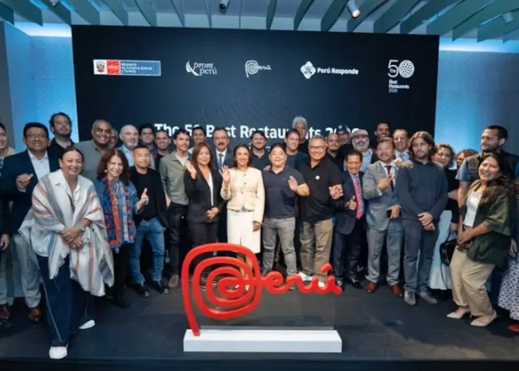 Presentación oficial de The 50 Best Restaurants 2026 con chefs y autoridades en Lima
